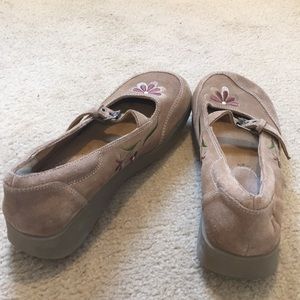 Size 9 soft platforms